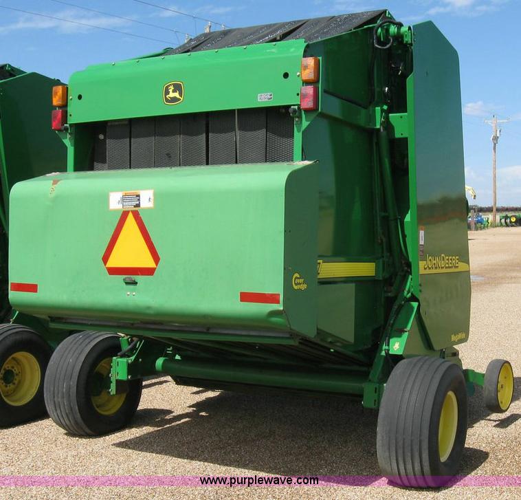 image for item 6931 2002 John Deere 567 5x6 round baler