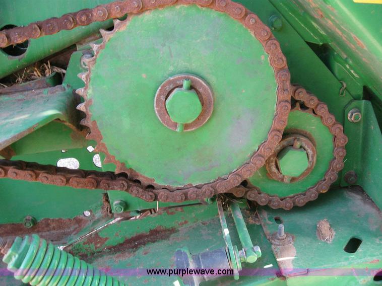 image for item 6931 2002 John Deere 567 5x6 round baler