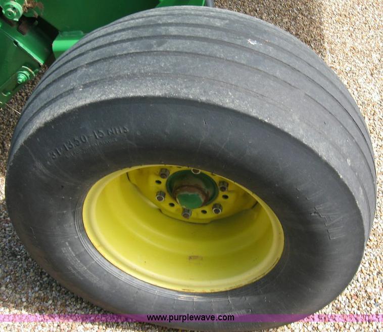 image for item 6931 2002 John Deere 567 5x6 round baler