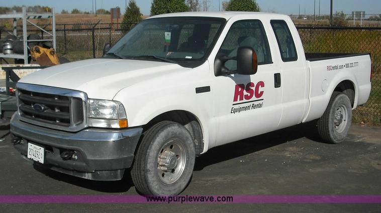 image for item 3637 2004 Ford F250 XLT Super Duty pickup truck