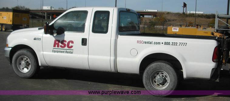 image for item 3637 2004 Ford F250 XLT Super Duty pickup truck