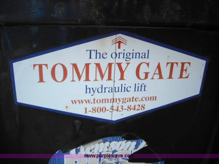 image for item 3637 2004 Ford F250 XLT Super Duty pickup truck