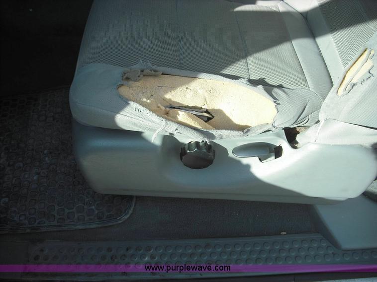 image for item 3637 2004 Ford F250 XLT Super Duty pickup truck