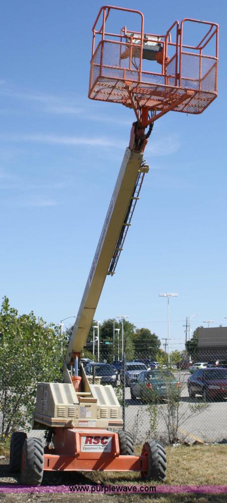 image for item 4819 2000 JLG 40H boom lift
