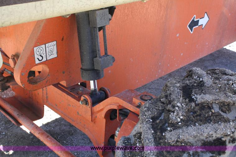 image for item 4819 2000 JLG 40H boom lift