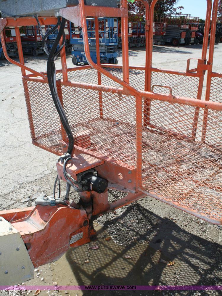 image for item 4819 2000 JLG 40H boom lift