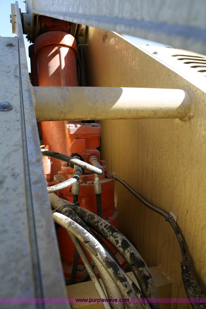 image for item 4819 2000 JLG 40H boom lift