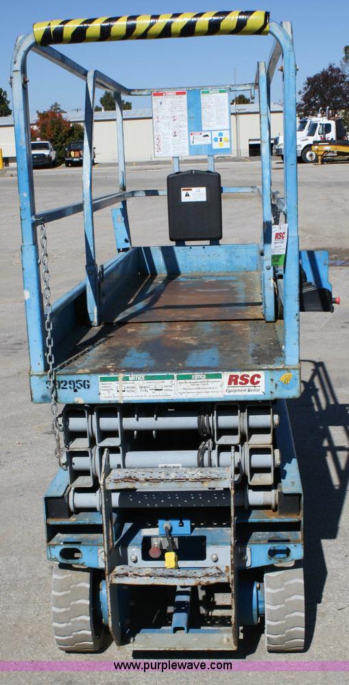 image for item 4820 2005 Genie GS2032 scissor lift