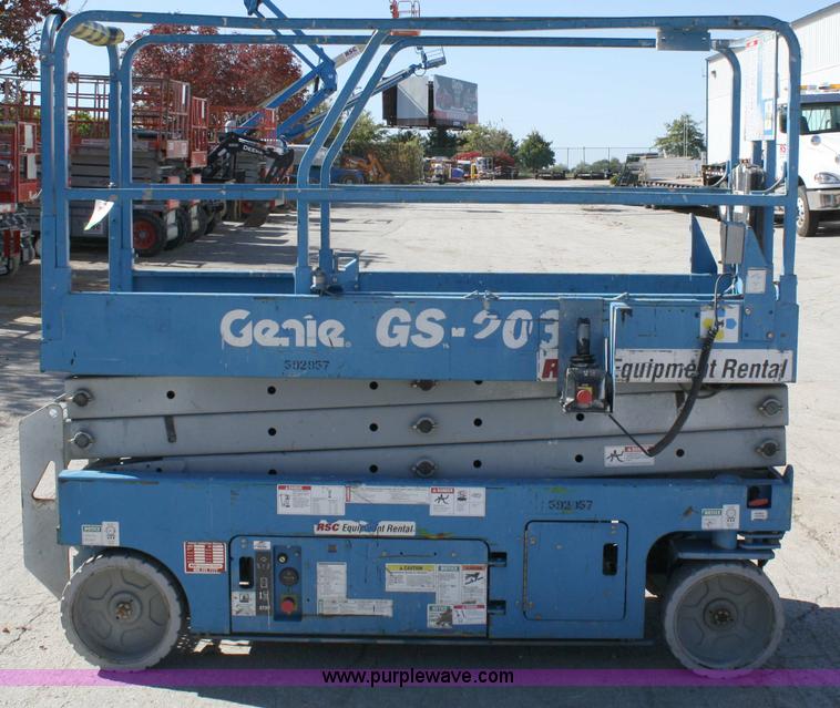 image for item 4821 2005 Genie GS2032 scissor lift