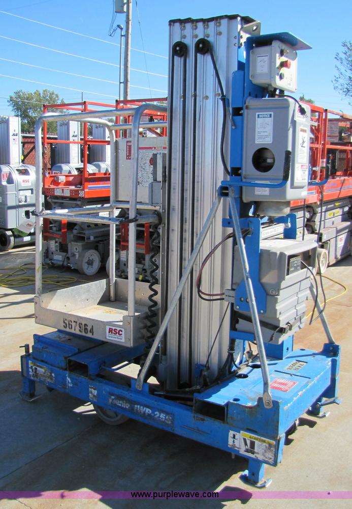 image for item 5275 2005 Genie 1WP25S personnel lift