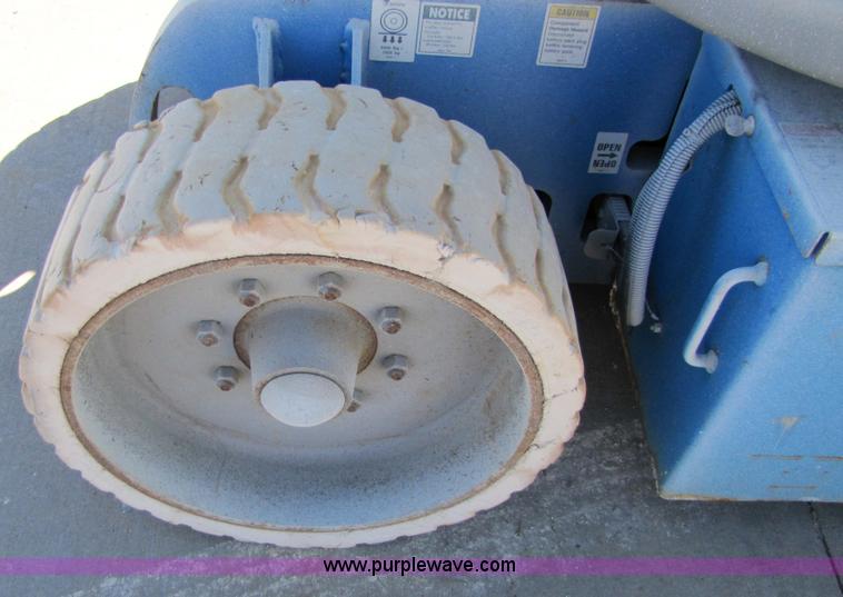 image for item 5276 2005 Genie Z-30/20N-RJ electric articulating boom lift