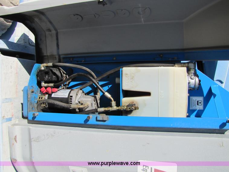 image for item 5276 2005 Genie Z-30/20N-RJ electric articulating boom lift