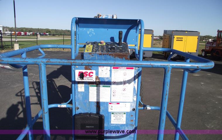 image for item 5952 2003 Genie Z-34/22 electric boom lift