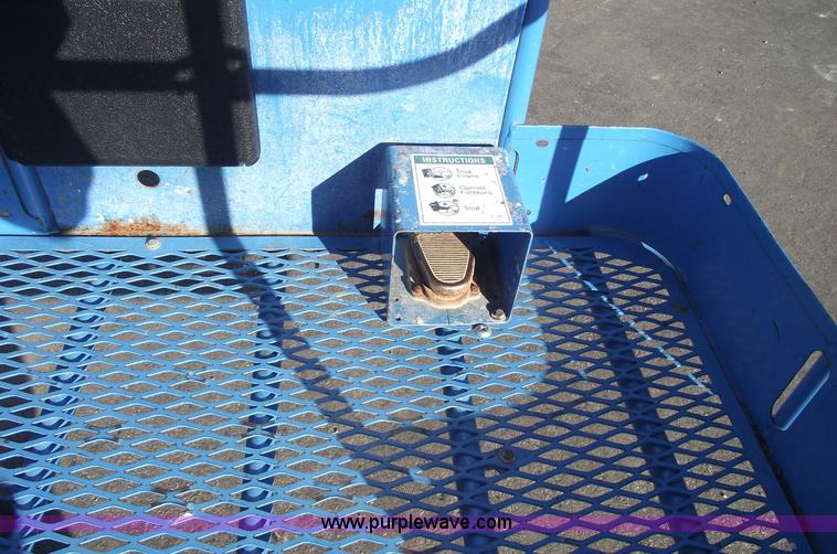 image for item 5952 2003 Genie Z-34/22 electric boom lift