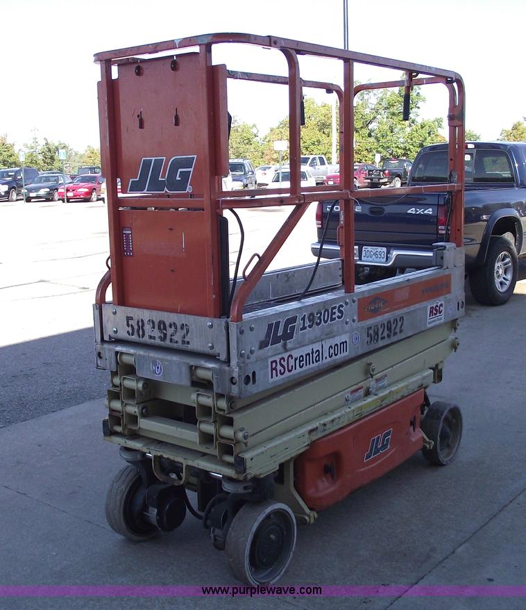 image for item 5955 2005 JLG 1930ES scissor lift