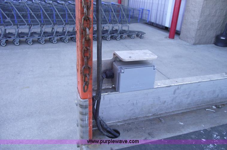 image for item 5955 2005 JLG 1930ES scissor lift