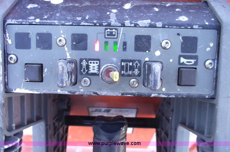 image for item 5955 2005 JLG 1930ES scissor lift