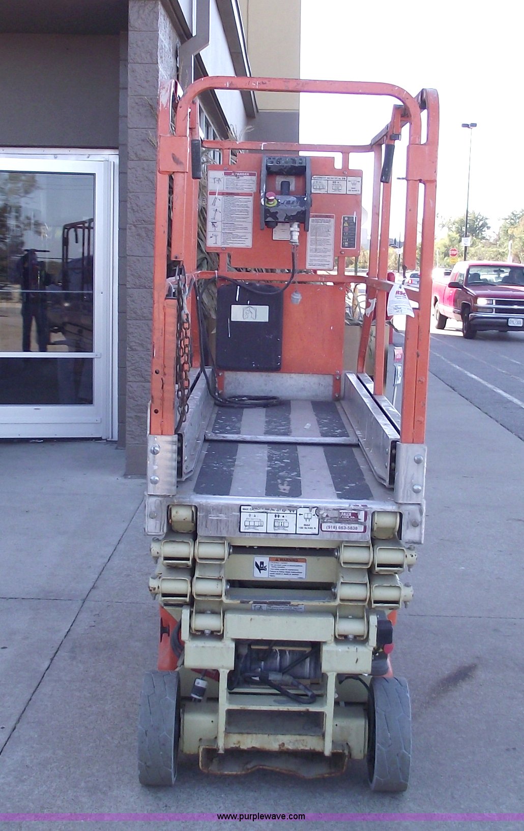 2005 JLG 1930ES scissor lift in Rolla, MO Item 5955 sold Purple Wave