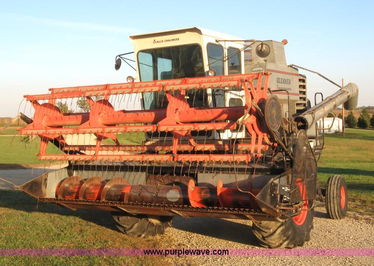 image for item 1853 1973 F Gleaner corn/soybean special combine
