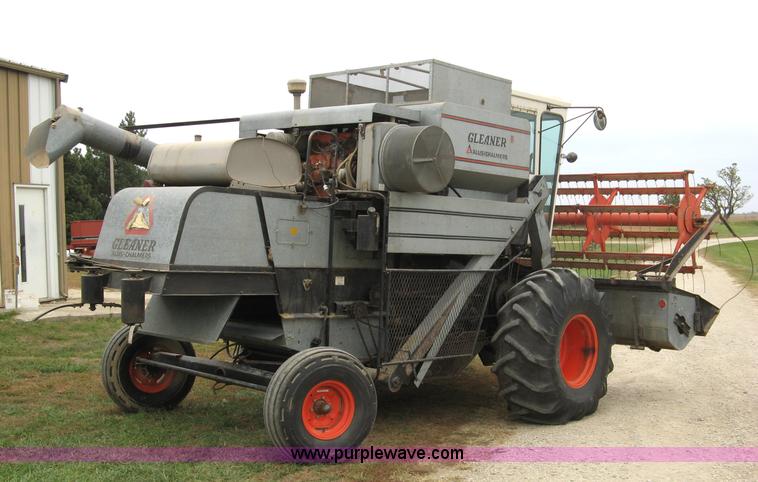 image for item 1853 1973 F Gleaner corn/soybean special combine