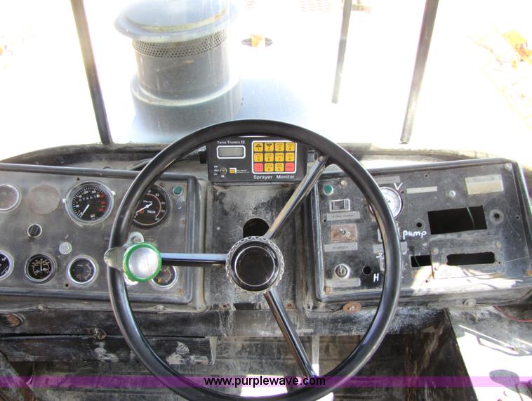 image for item 3503 1980 Big A 2600 sprayer