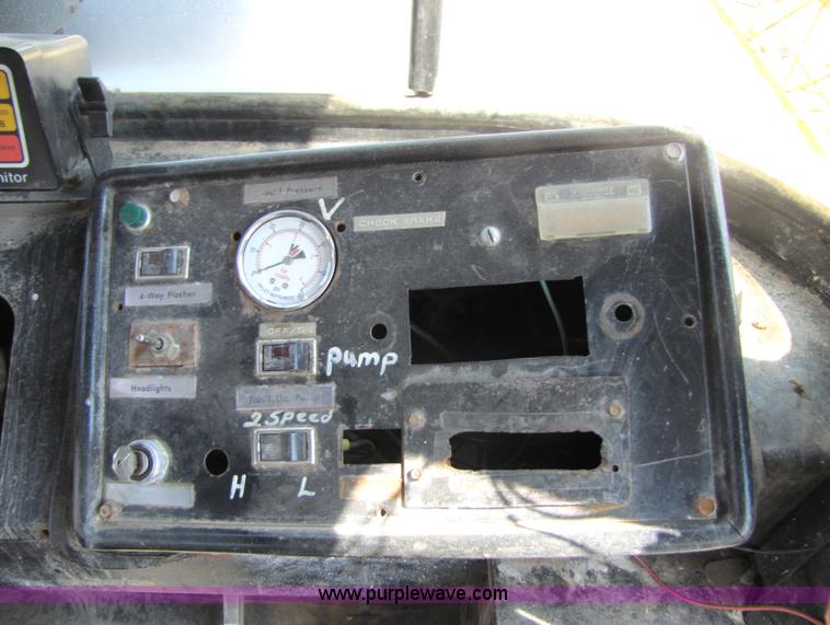 image for item 3503 1980 Big A 2600 sprayer