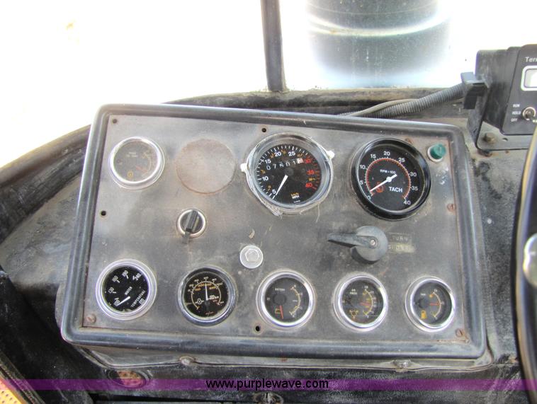 image for item 3503 1980 Big A 2600 sprayer