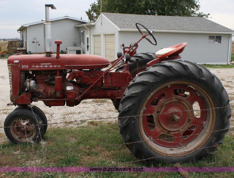image for item 4671 1955 Mccormick Farmall 200 tractor