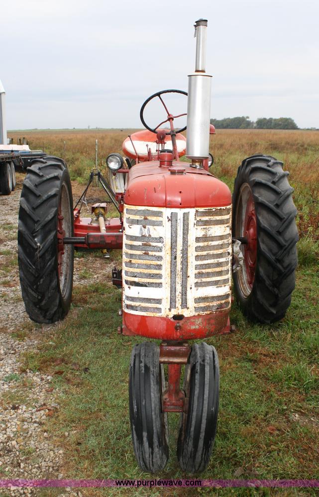 image for item 4671 1955 Mccormick Farmall 200 tractor