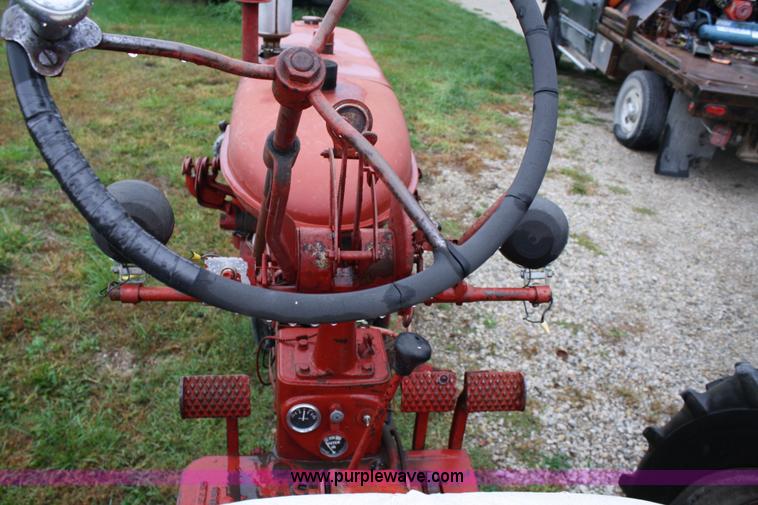 image for item 4671 1955 Mccormick Farmall 200 tractor