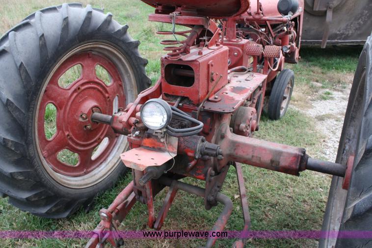 image for item 4671 1955 Mccormick Farmall 200 tractor