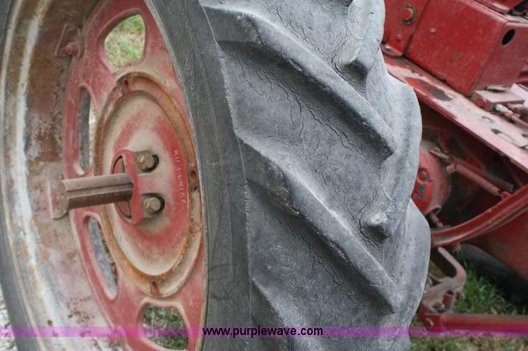 image for item 4671 1955 Mccormick Farmall 200 tractor