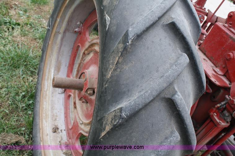 image for item 4671 1955 Mccormick Farmall 200 tractor