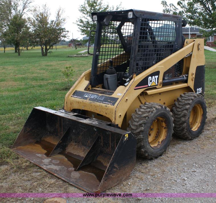 image for item 4673 1999 Caterpillar 226 skid steer