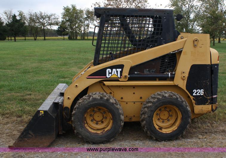 image for item 4673 1999 Caterpillar 226 skid steer