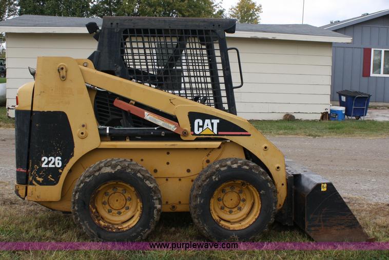image for item 4673 1999 Caterpillar 226 skid steer