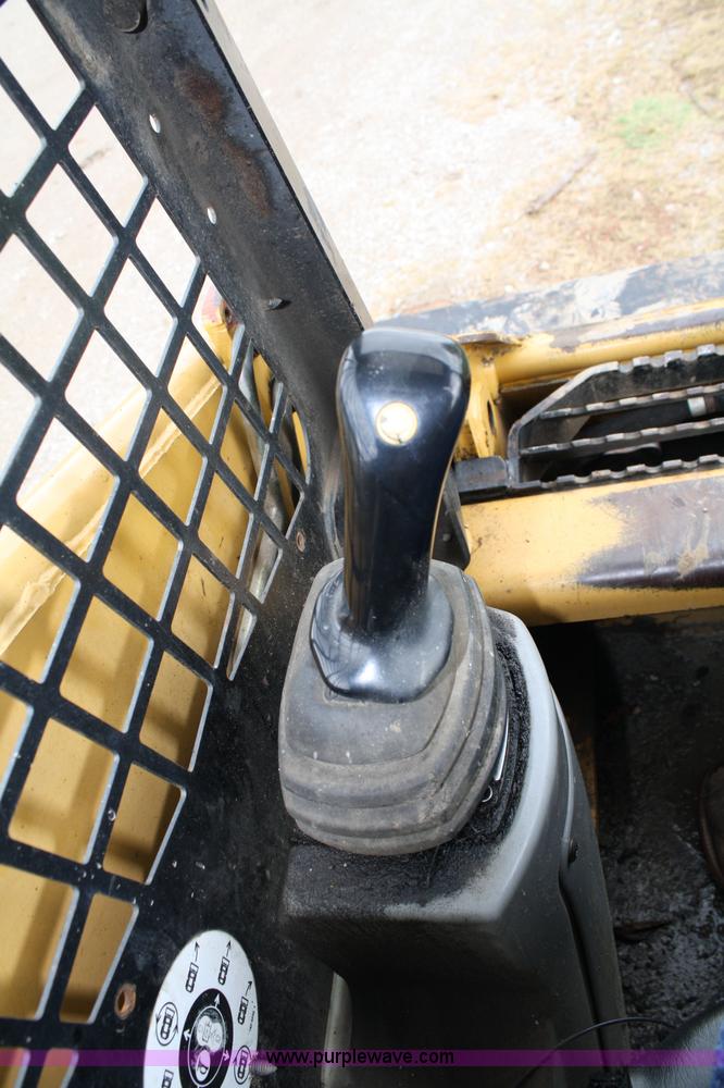 image for item 4673 1999 Caterpillar 226 skid steer