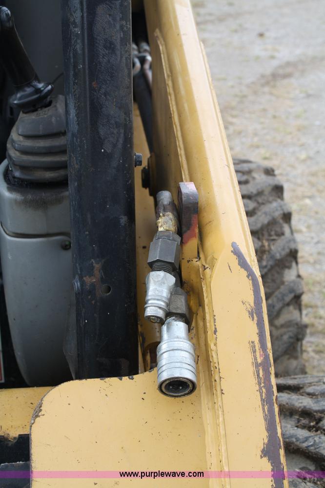 image for item 4673 1999 Caterpillar 226 skid steer