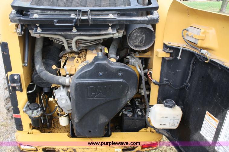 image for item 4673 1999 Caterpillar 226 skid steer