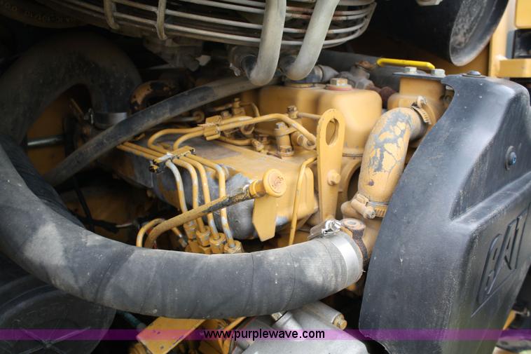 image for item 4673 1999 Caterpillar 226 skid steer