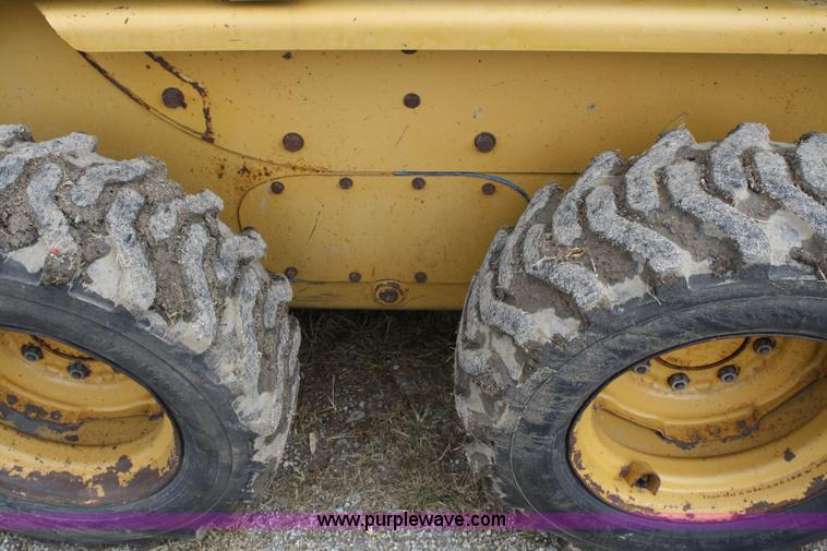 image for item 4673 1999 Caterpillar 226 skid steer