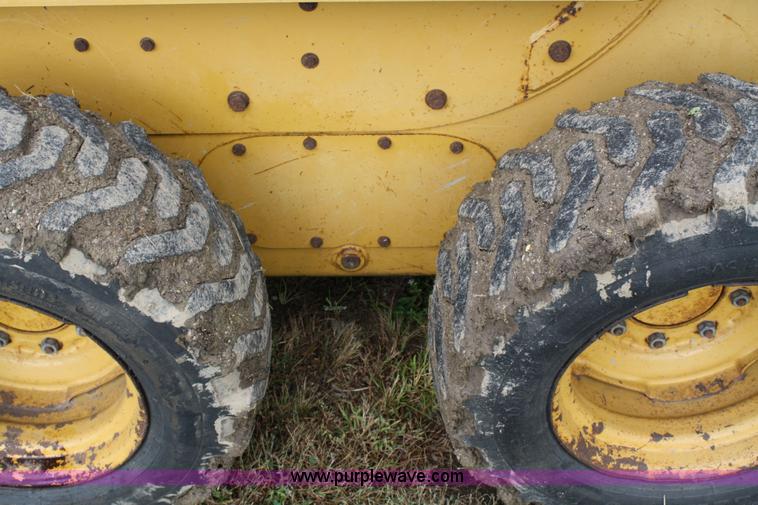 image for item 4673 1999 Caterpillar 226 skid steer
