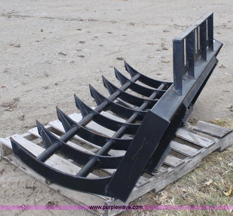 image for item 4675 Root bucket skid steer attachemnt