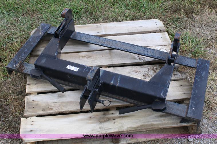image for item 4677 Skid steer three point adapter attachemnt