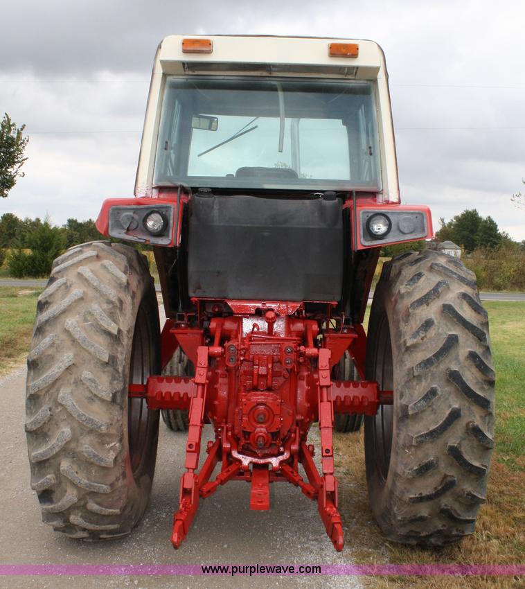 image for item 4680 1977 International 986 tractor