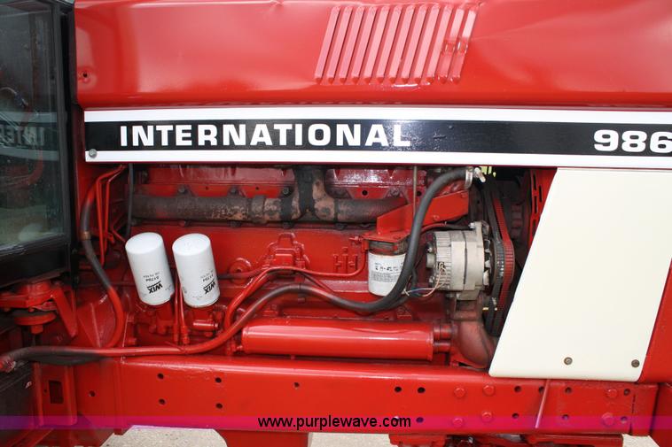 image for item 4680 1977 International 986 tractor