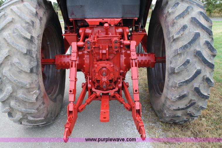 image for item 4680 1977 International 986 tractor