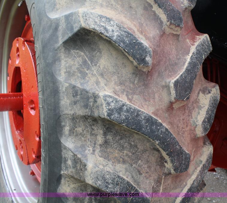 image for item 4680 1977 International 986 tractor