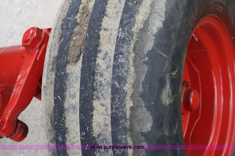 image for item 4680 1977 International 986 tractor