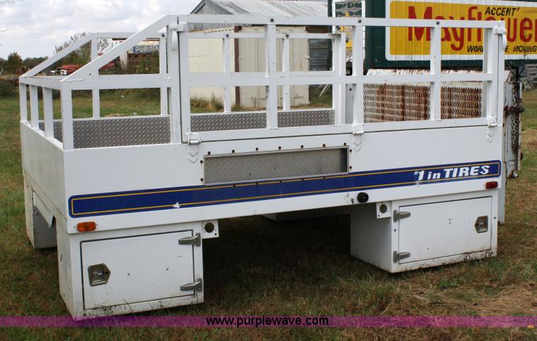 image for item 4682 Piedmont aluminum service bed